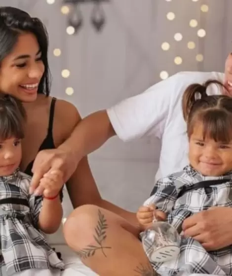 Daniela Celis con Thiago Medina y sus hijas