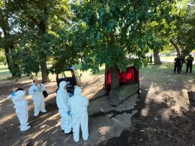 Hallan muerto a un hombre con un cuchillo clavado en el pecho en el Parque Mugica