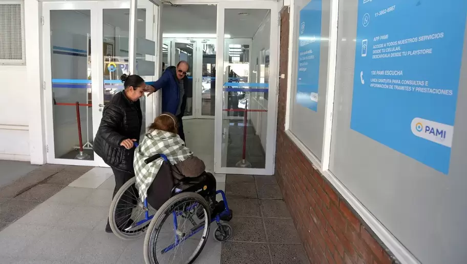 Cl�nicas de la Patagonia suspenden atenci�n al PAMI por falta de pagos
