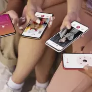 Cupido es un algoritmo: el furor de las apps de citas como Tinder o Grindr y las nuevas formas de conquistar en San Valent�n