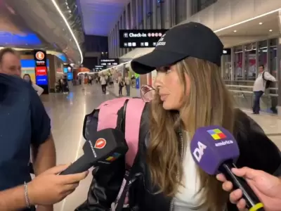 La China Su�rez se cruz� con un cronista en Ezeiza