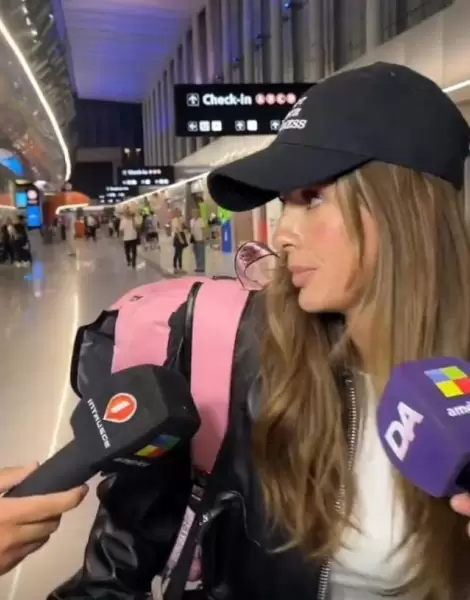 La China Su�rez se cruz� con un cronista en Ezeiza