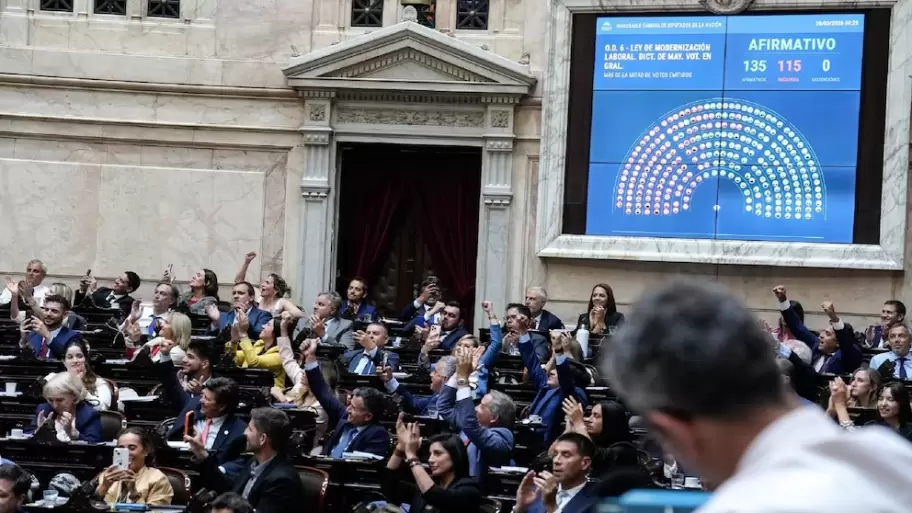 El oficialismo aprob� en Diputados la reforma laboral