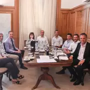 "Cambios de raíz" o ajuste permanente: el oficialismo celebra reformas mientras crece la tensión política y judicial