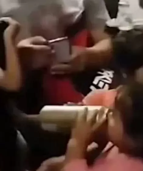 Capital Humano denunci� y pidi� identificar a la mujer que le dio cerveza a su beb� en un tren