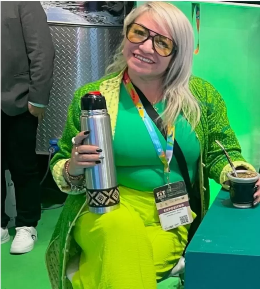 Karina Mabel Acosta, quien se desempe�aba como directora de Turismo Social de Misiones, se burl� de los pobres desde sus vacaciones