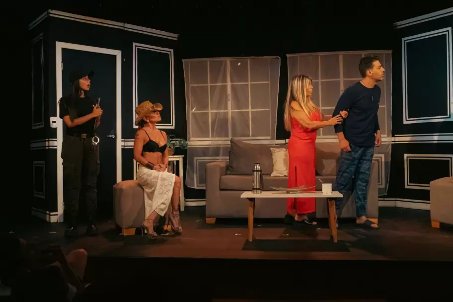 Lorena Paola en una escena de Los Sospechosos del Piso 10.