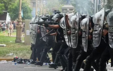 Represi�n durante el tratamiento de la reforma laboral