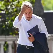 Caputo pisa el acelerador del ajuste y ordena un "recorte del 20%" en todos los ministerios: "Lo acaba de pedir"