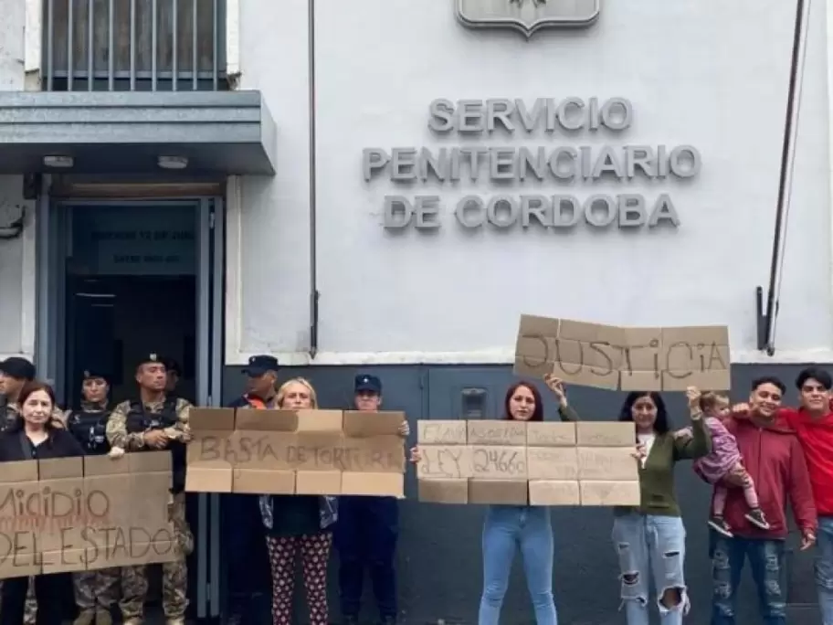 El pedido de justicia pro  las chicas fallecidas en el penal de Bower