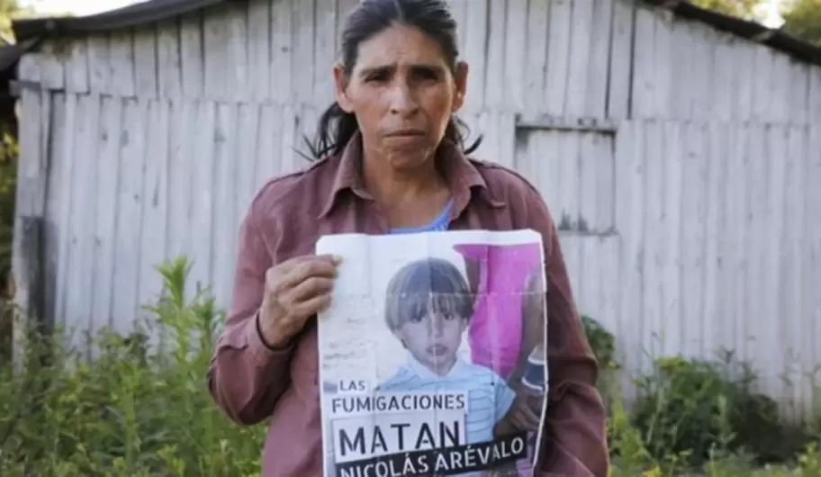 El caso de Nicol�s Ar�valo. no fue la �nica vez que en Corrientes muri� un nene por agrot�xico