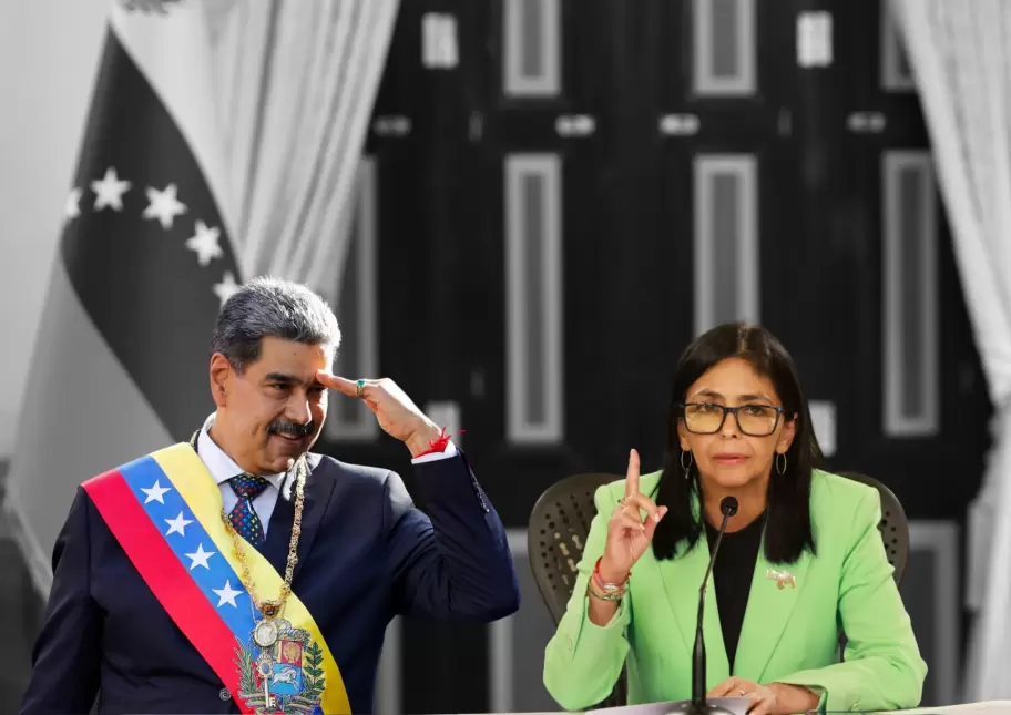 Maduro y Delcy Rodríguez 3