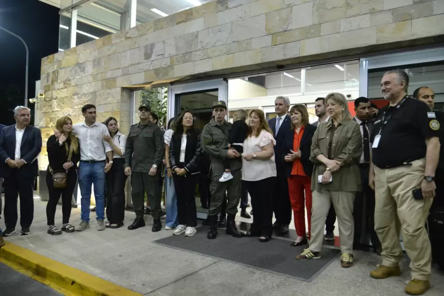 El gendarme argentino Nahuel Gallo fue liberado de El Rodeo 1 y aterrizó en Ezeiza