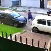 Brutal asalto en San Mart�n: le dispararon por la espalda a pesar de que ya les hab�a entregado su auto