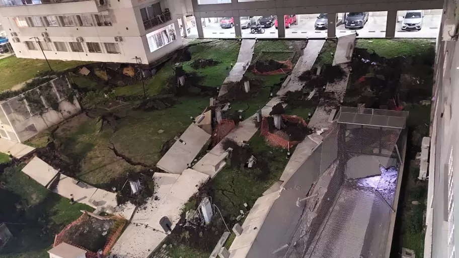 Derrumbe en un complejo de viviendas en Parque Patricios