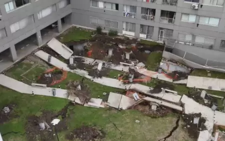 Derrumbe en un complejo de viviendas en Parque Patricios