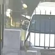 "¿Me vas a meter los cuernos a mí?": persiguió a su novia a los tiros y la secuestró