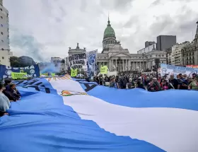 CGT se reunir� con el FMI