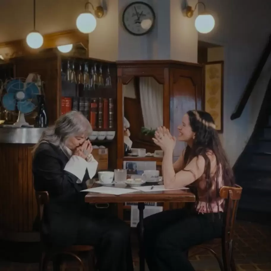 Mariana Enr�quez�y�Rosal�a