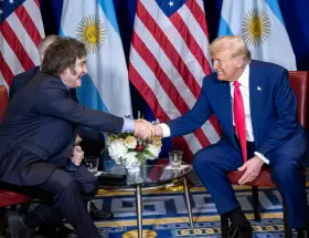 Milei vuelve a Estados Unidos y profundiza su alineamiento con Trump