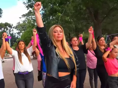 Vanina "La Leona" Hussein en su canci�n "Vivas nos queremos".