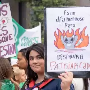 Mujeres y diversidades en pie de lucha: el colectivo feminista contra el ajuste y la violencia estatal de Milei