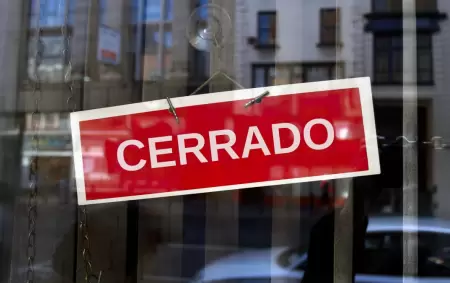La cantidad de locales vac�os en los corredores comerciales porte�os se dispar� con fuerza