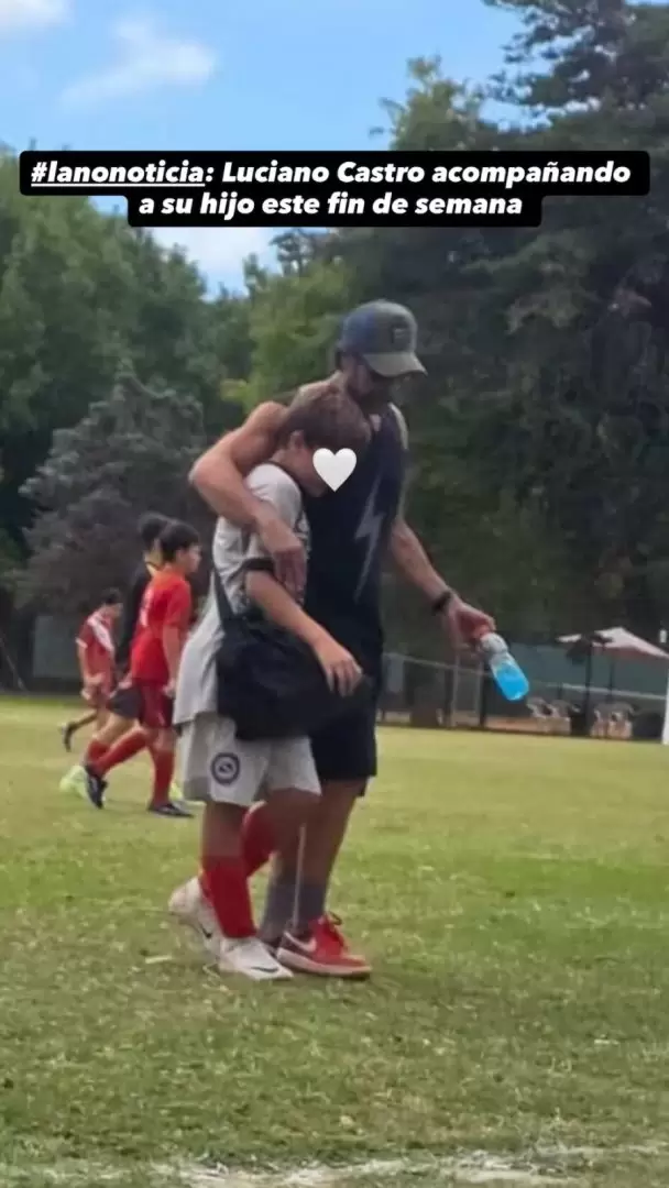 Luciano Castro junto a uno de sus hijos