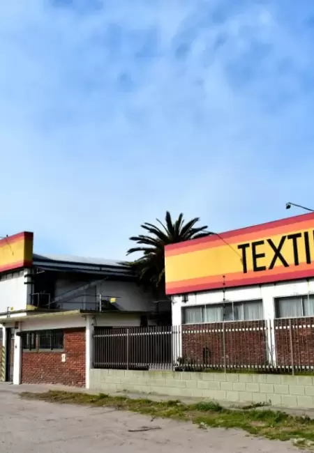 Textilana es la planta marplatense que elabora ropa para la marca Mauro Sergio.