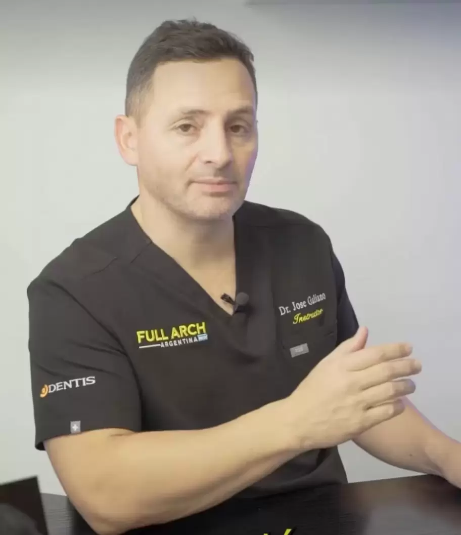 El cirujano maxilofacial Jos� Miguel Galiano