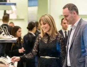 Bettina Angeletti y Manuel Adorni