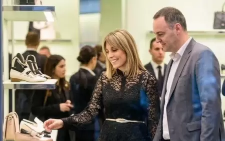 Bettina Angeletti y Manuel Adorni