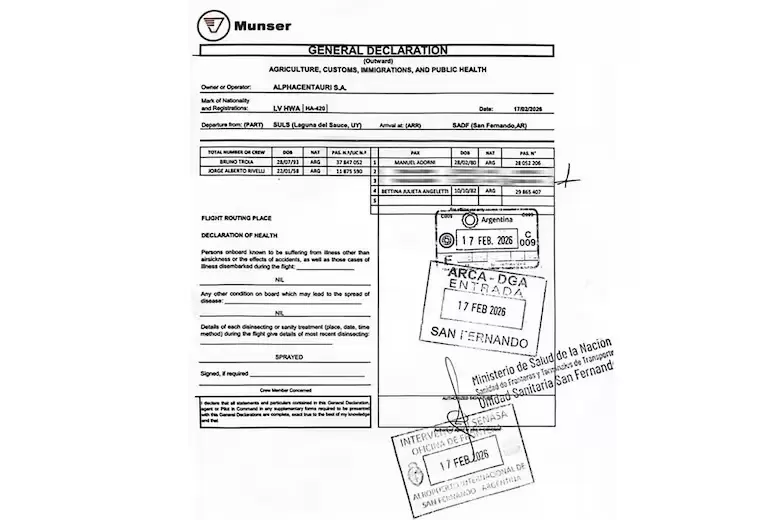 La declaraci�n oficial del vuelo que abord� Adorni