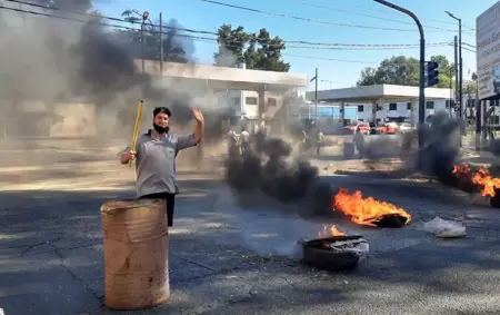 Trabajador de la l�nea 148 en pie de lucha