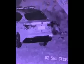 Un joven polic�a de 22 a�os fue desafectado luego de que se viralizara un video en el que se lo ve manteniendo relaciones sexuales