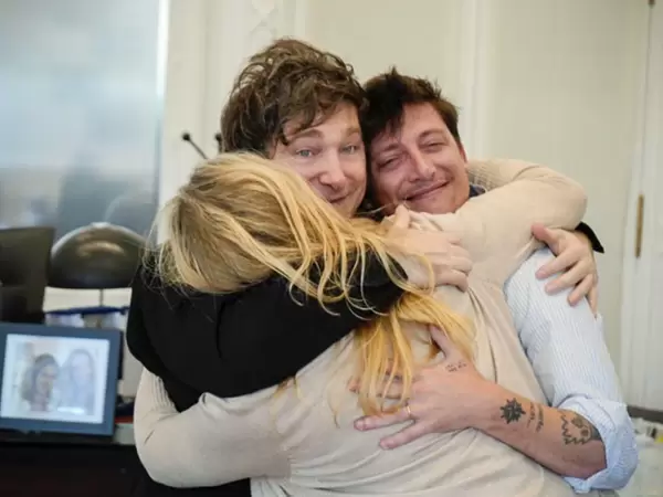 Karina y Javier Milei junto a Santiago Caputo