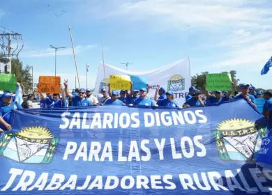 Trabajadores y delegados de todo el pa�s de la Uni�n Argentina de Trabajadores Rurales y Estibadores (UATRE)