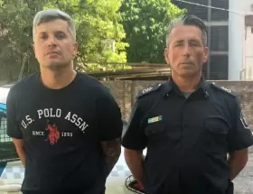 Lucas Adri�n G�mez de la Polic�a de la Ciudad fue detenido por gatillo f�cil y procesado por el delito de homicidio agravado en grado de tentativa.