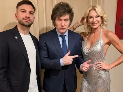 Mauricio Novelli, javier Milei y Yanina Latorre