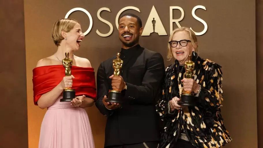 Jessie Buckley, Michael B Jordan y Amy Madigan.