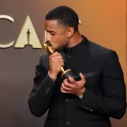 Michael B. Jordan hizo historia en los Oscar, celebr� con hamburguesas y la gala dej� gui�os, discursos y momentos virales