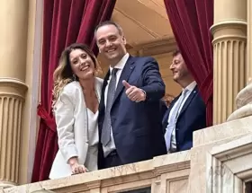 Bettina Angeletti y Manuel Adorni