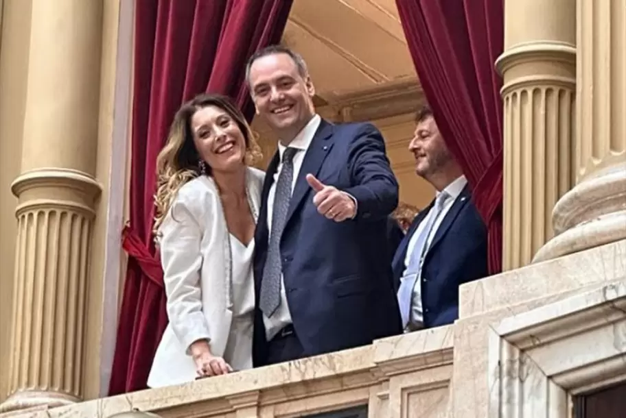 Bettina Angeletti y Manuel Adorni