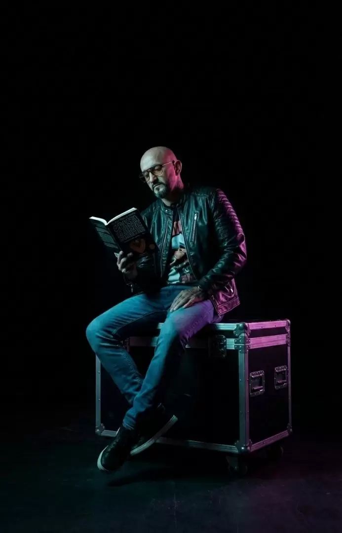 Gonzalo "El Pela" Romero se despide de su saga m�s exitosa con un tour y un libro m�s crudo que nunca