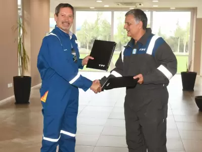 Horacio Mar�n encabez� una recorrida en Loma Campana junto al CEO global de SLB