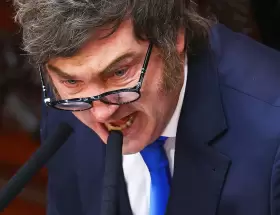 Javier Milei busca liberar el financiamiento privado a los partidos pol�ticos, mientras recorta el estatal.