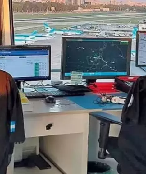 Controladores a�reos exigen mejoras salariales