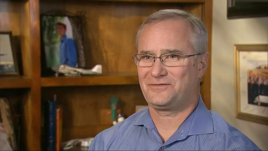 David Fravor es otro de los pilotos de combate norteamericanos que reconoci� la existencia de extraterrestres.