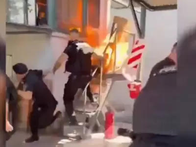 Desesperado un hombre se prendi� fuego en Rosario, cansado de que no le paguen su salario