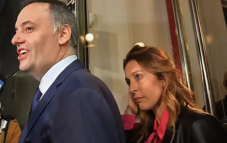 Bettina Angeletti y Manuel Adorni